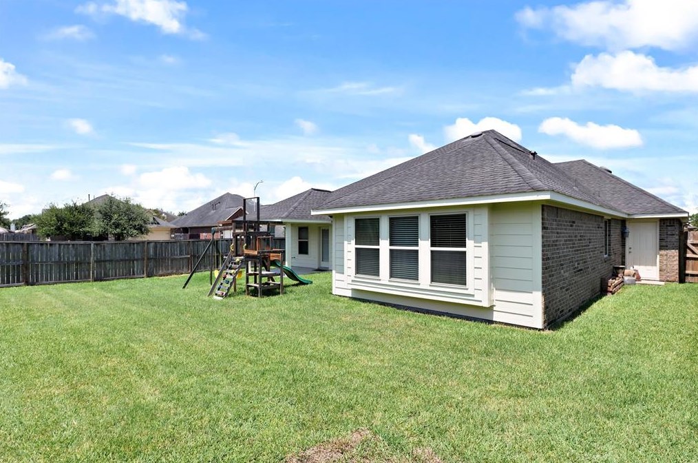 2524 Golfcrest Dr, Houston TX  77089-7021 exterior