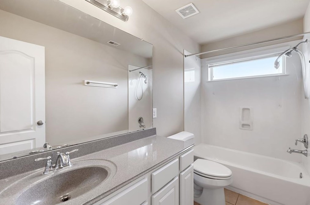 2524 Golfcrest Dr, Houston TX  77089-7021 exterior