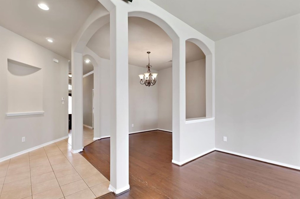 2524 Golfcrest Dr, Houston TX  77089-7020 exterior