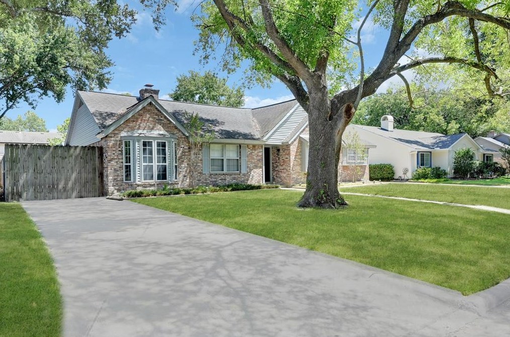14222 Burgoyne Rd, Houston, TX 77077-4302