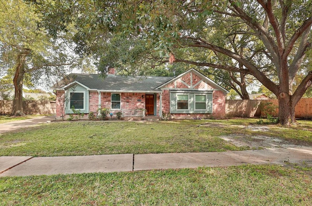 12310 Waldemar Dr, Houston, TX 77077