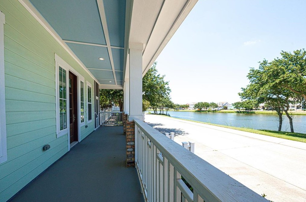 11 Porch St, Galveston, TX 77554-2913