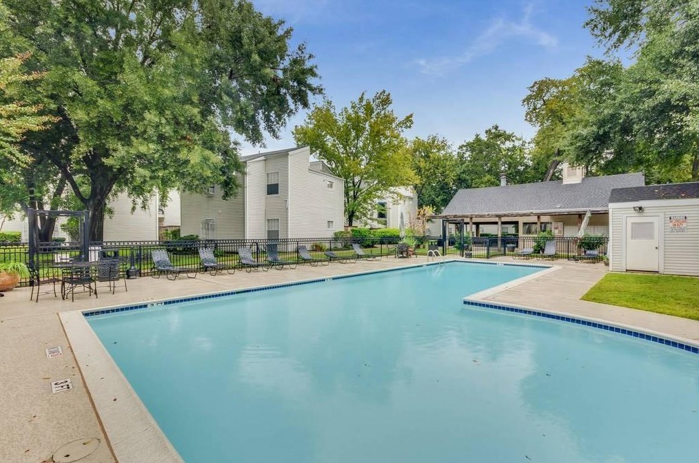9809 Richmond Ave Apt C16, Houston, TX 77042