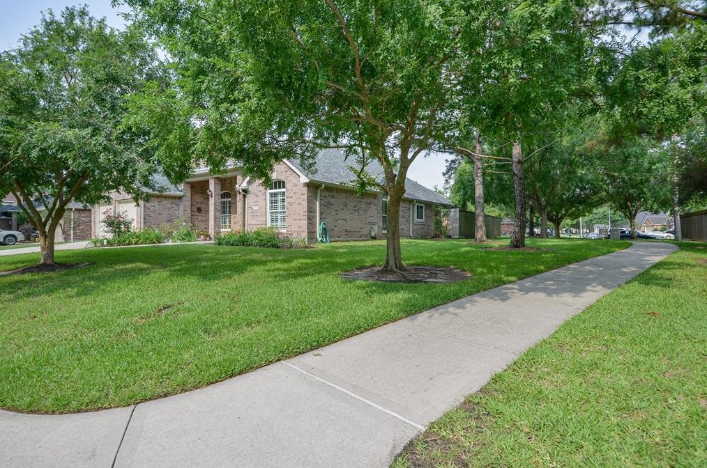 18319 Otter Creek Trl, Humble, TX 77346-3049