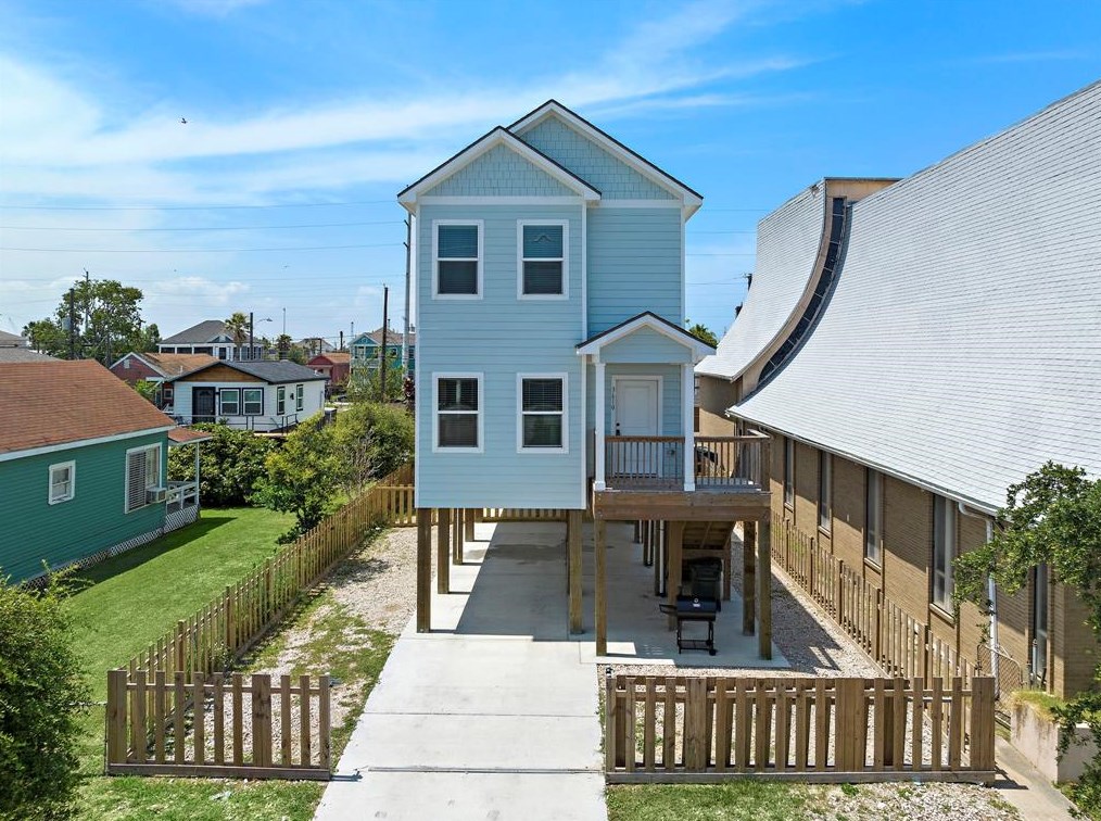 3610 Sealy St, Galveston, TX 77550