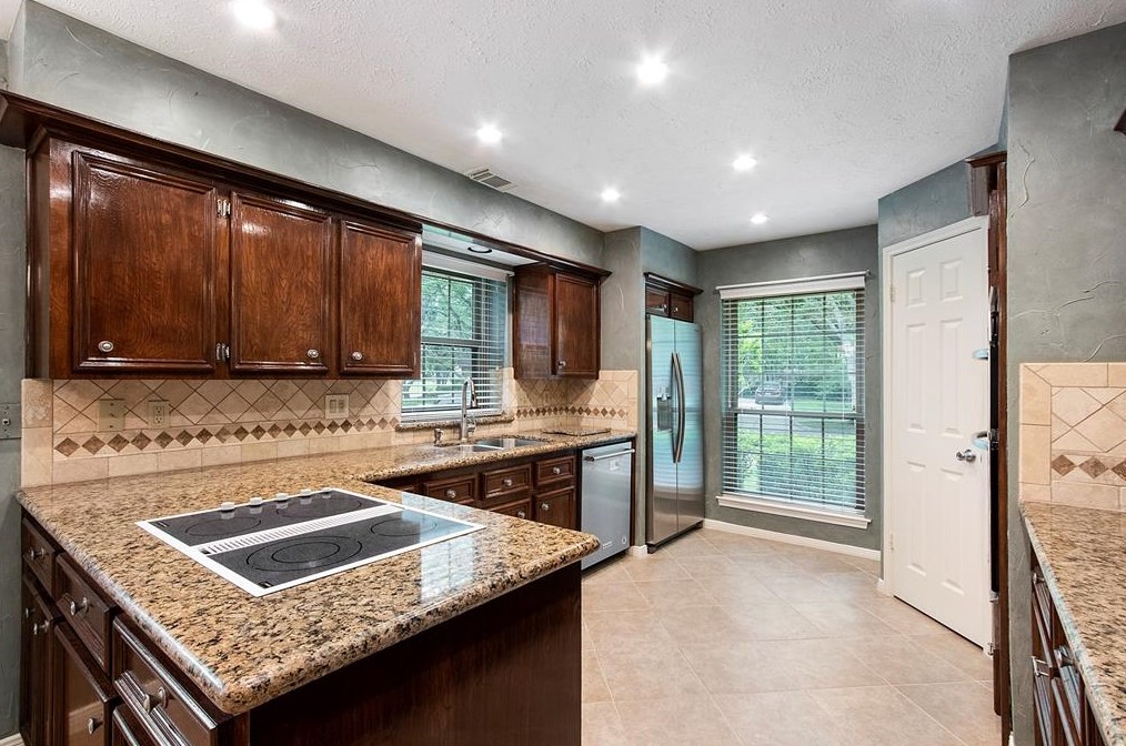 2315 Stephens Grant Dr, Sugar Land TX 77479-2298 exterior