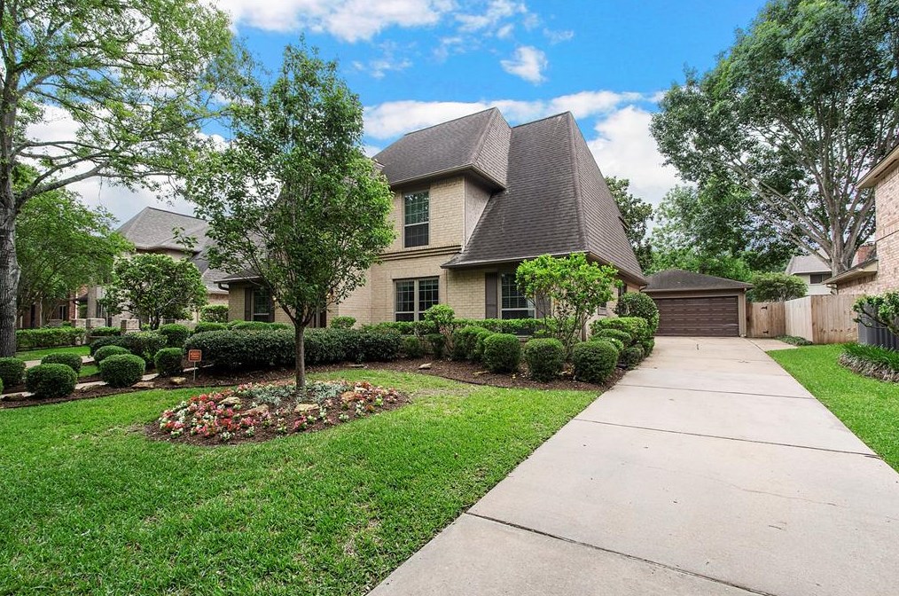 2315 Stephens Grant Dr, Sugar Land, TX 77479-2244