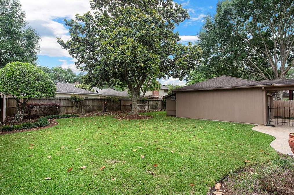 2315 Stephens Grant Dr, Sugar Land TX 77479-2298 exterior