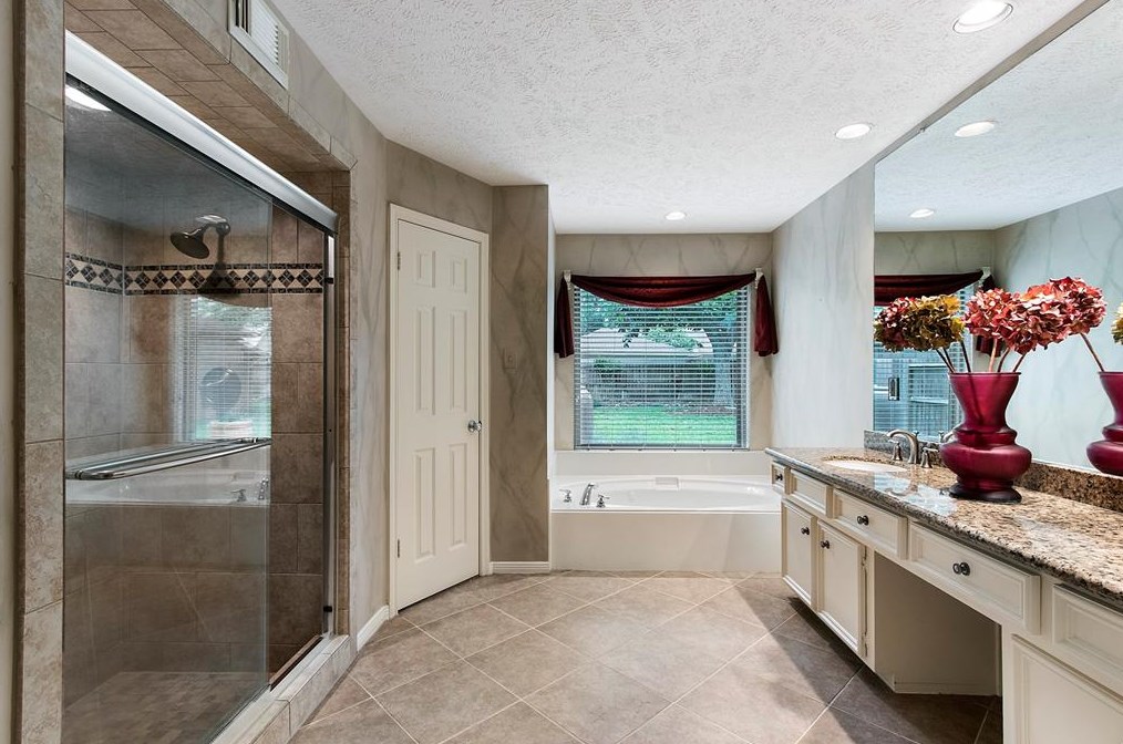 2315 Stephens Grant Dr, Sugar Land TX 77479-2298 exterior