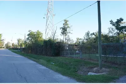 424 S Avenue D, Humble, TX 77338 - Photo 2
