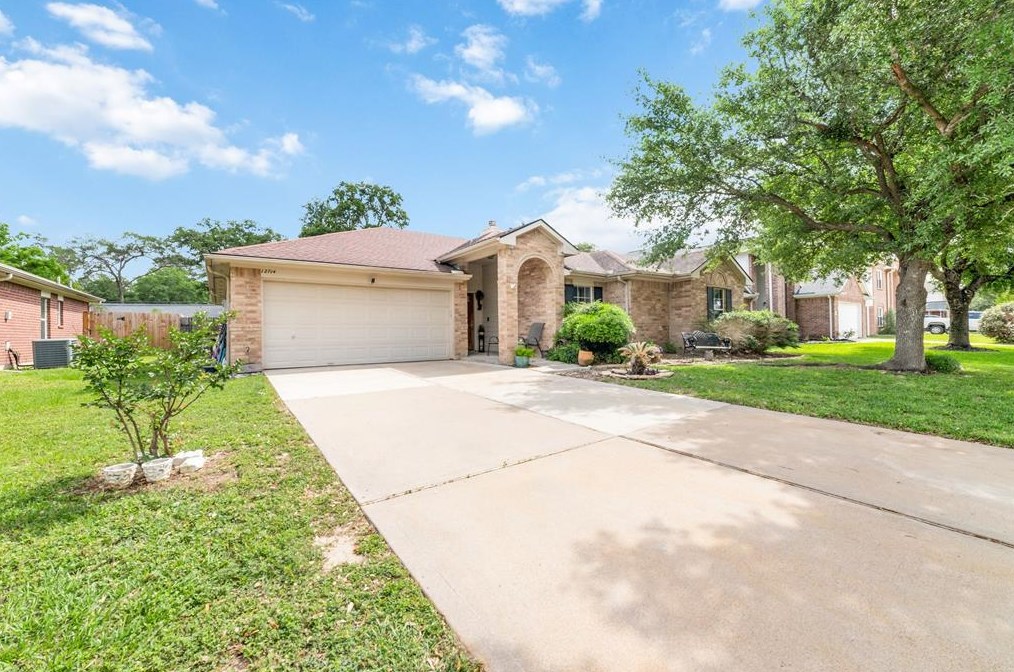 12714 Ravens Chase Ln, Cypress, TX 77429-3868