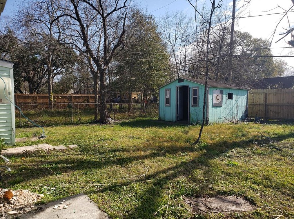 7327 Calais Rd, Houston TX  exterior