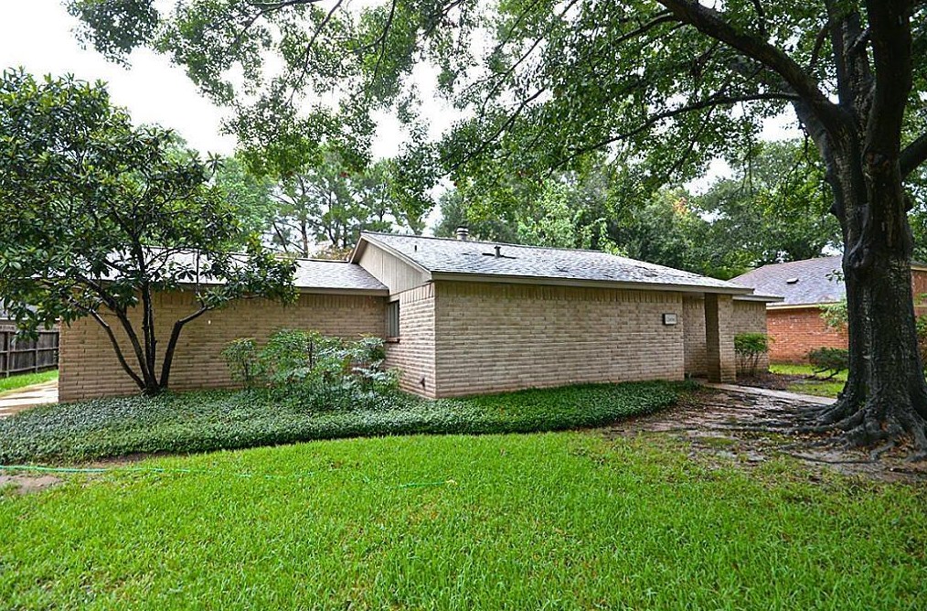 12606 Campos Dr, Houston, TX 77065