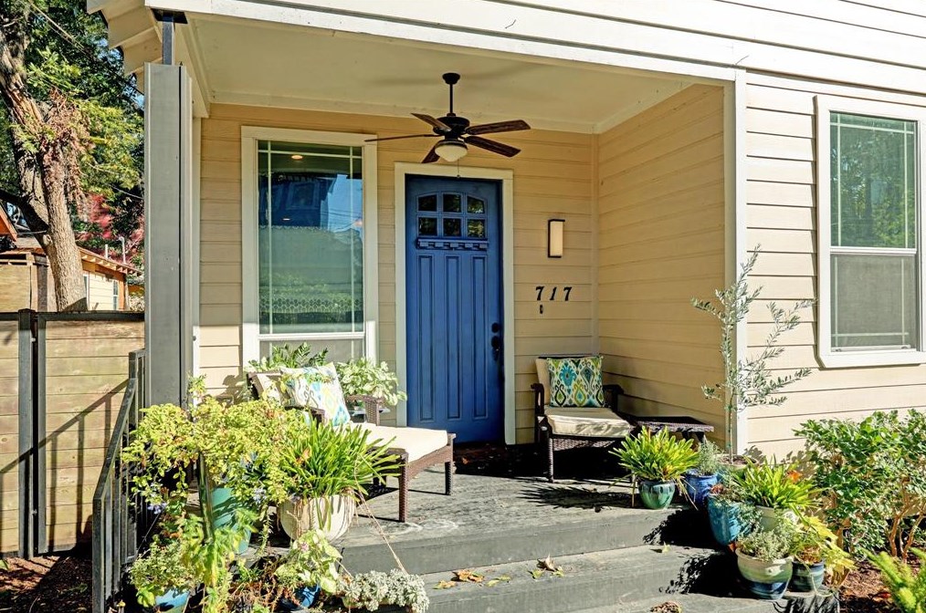 717 10th St, Houston TX  77008-6705 exterior