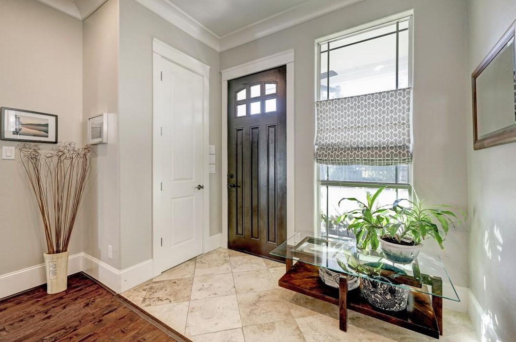 717 10 St, Houston TX  77008-6602 exterior