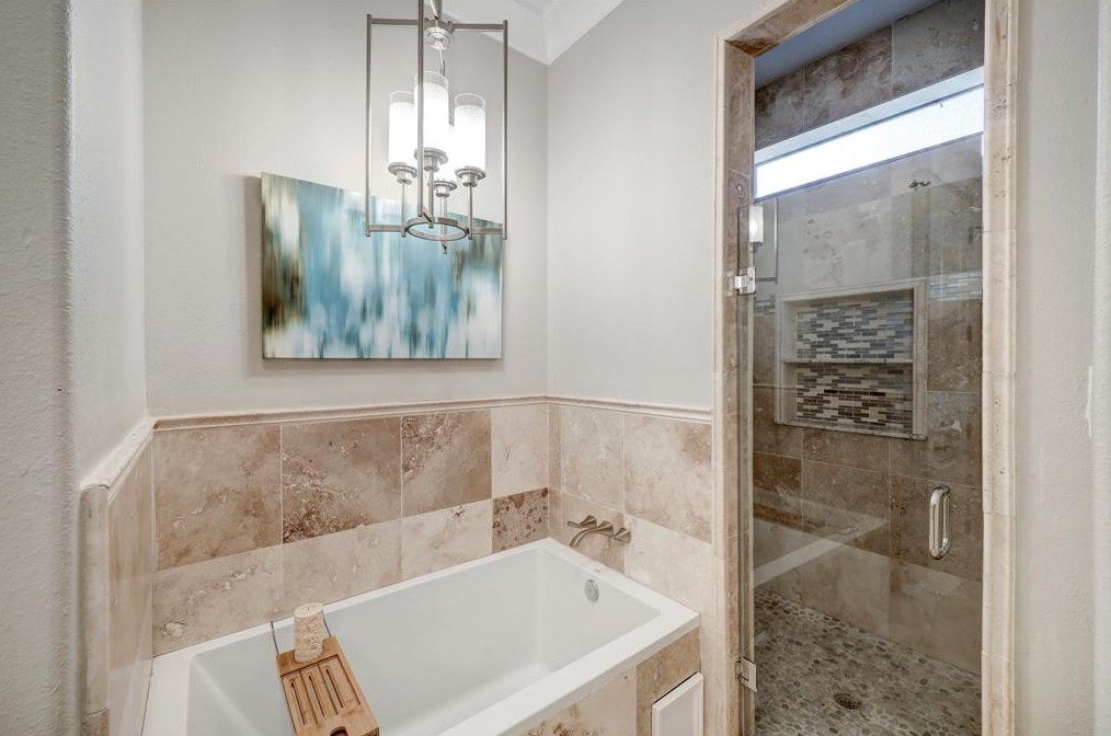 717 10 St, Houston TX  77008-6602 exterior