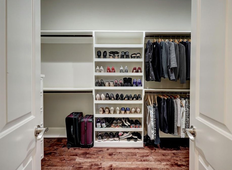 717 10 St, Houston TX  77008-6602 exterior