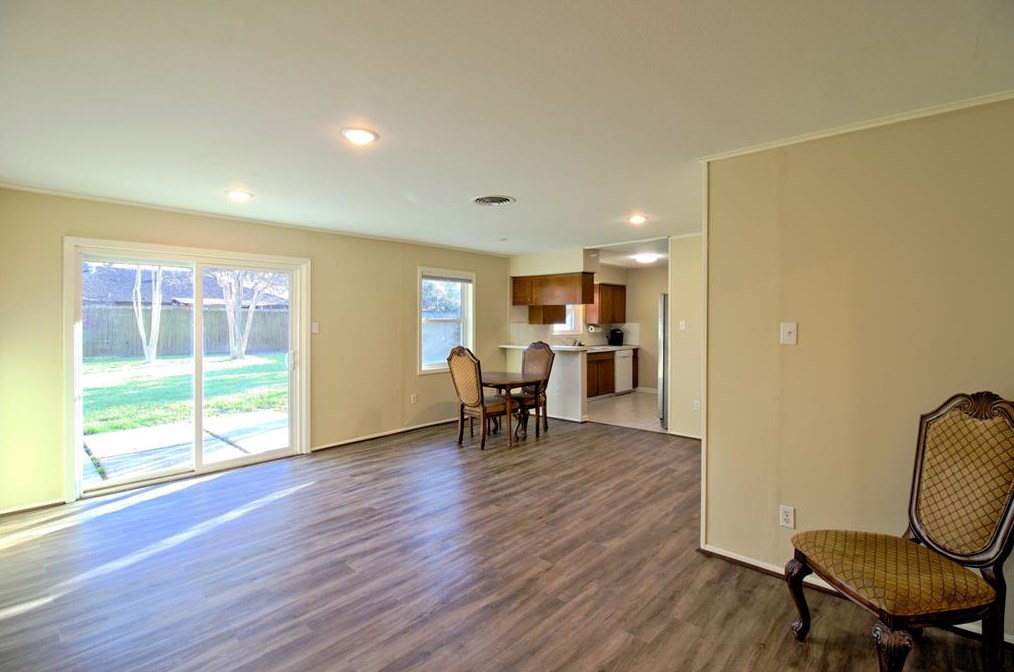 9651 Beverlyhill St, Houston, TX 77063-3727