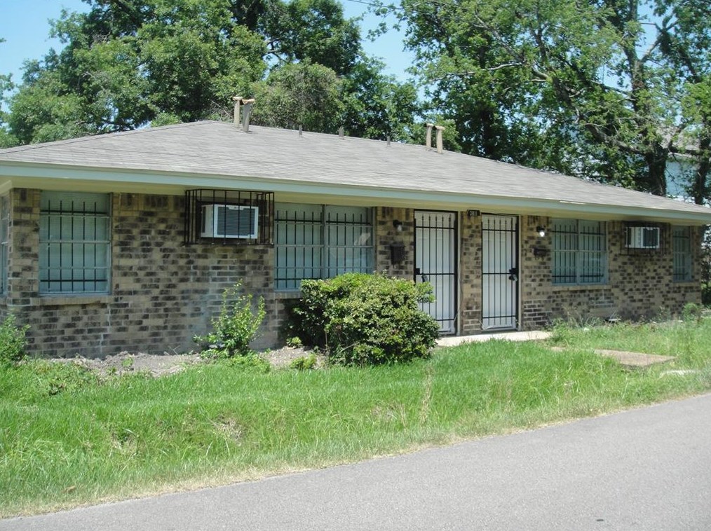 3811 Cornell St #a, Houston, TX 77022