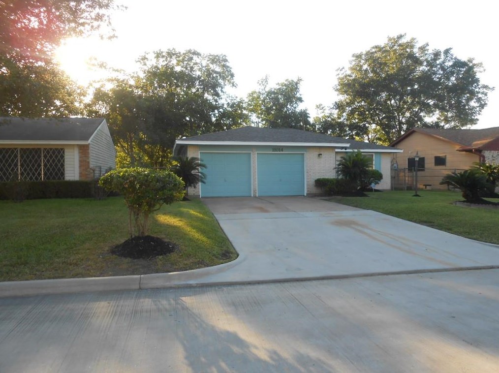 11014 Roandale Dr, Houston TX  77048-1520 exterior