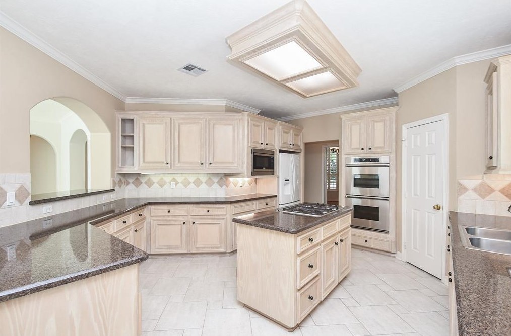 8522 Ivy Fls Ct, Houston TX  77040-1122 exterior