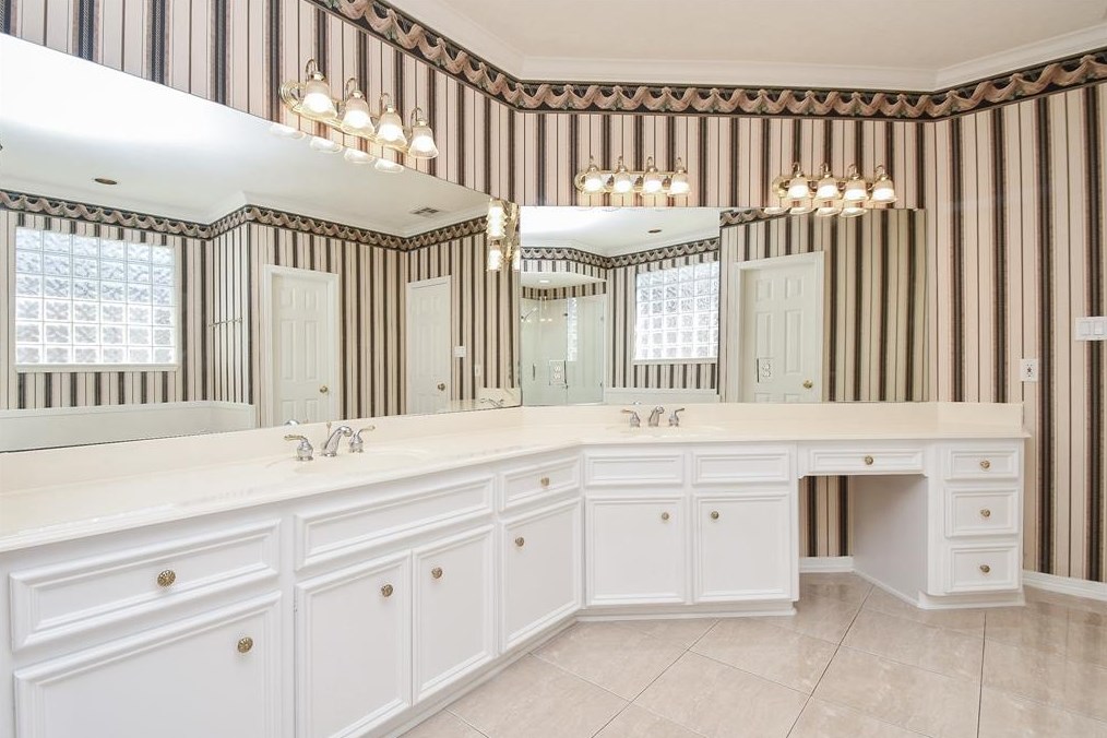 8522 Ivy Fls Ct, Houston TX  77040-1122 exterior