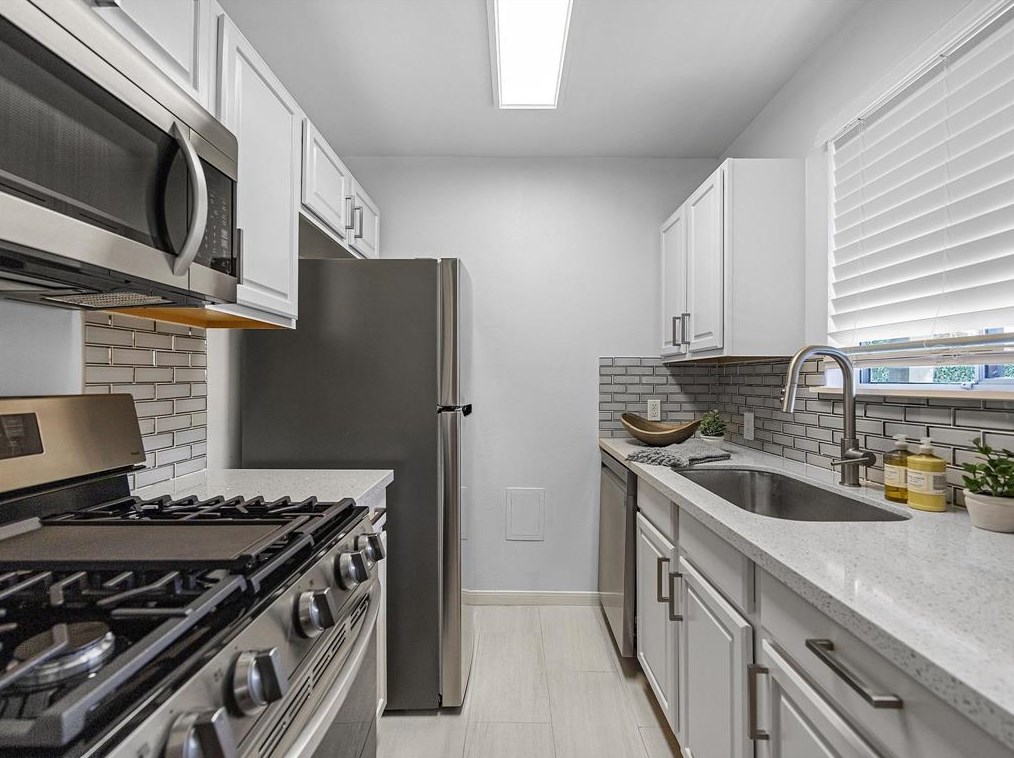 210 Emerson St #7, Houston, TX 77006