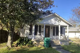 911 7th St, Orange, TX 77630 - Photo 8