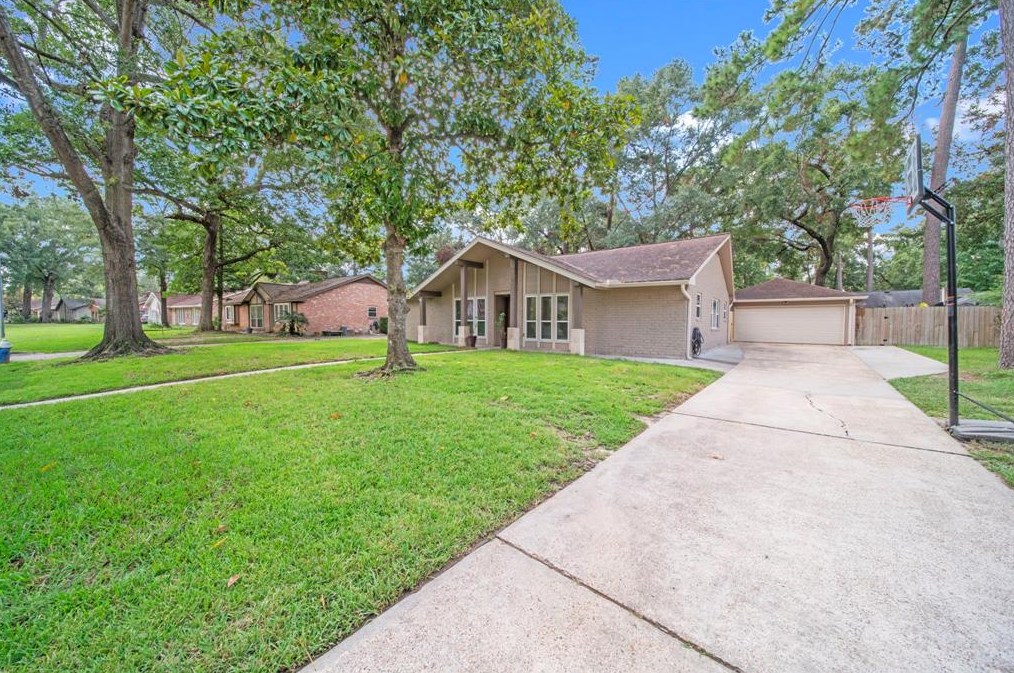 2166 River Village Dr, Humble, TX 77339