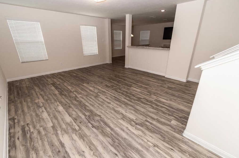 906 Running Creek Court, Baytown, TX 77521