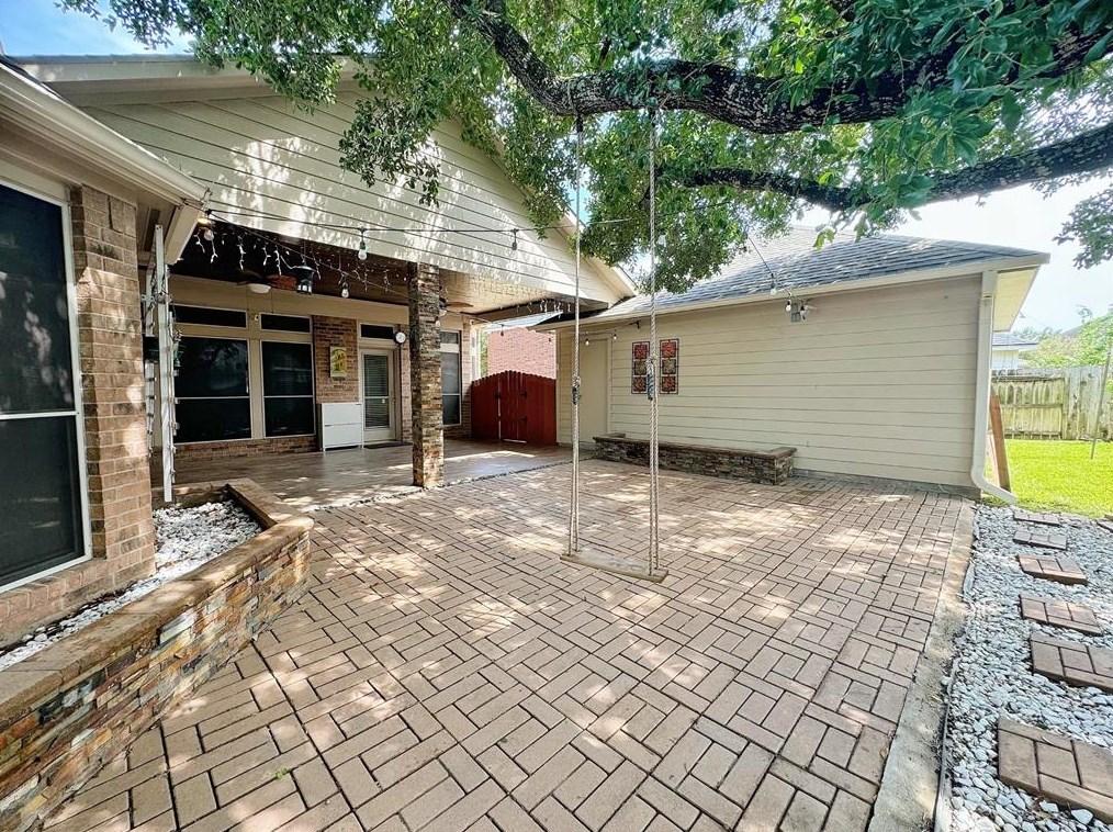2506 Hampton Park Ln, Sugar Land TX  77479-1258 exterior