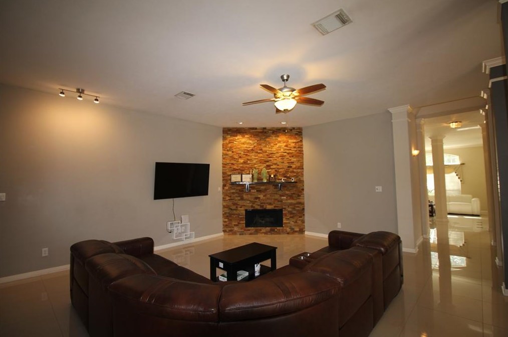2506 Hampton Park Ln, Sugar Land TX  77479-1258 exterior