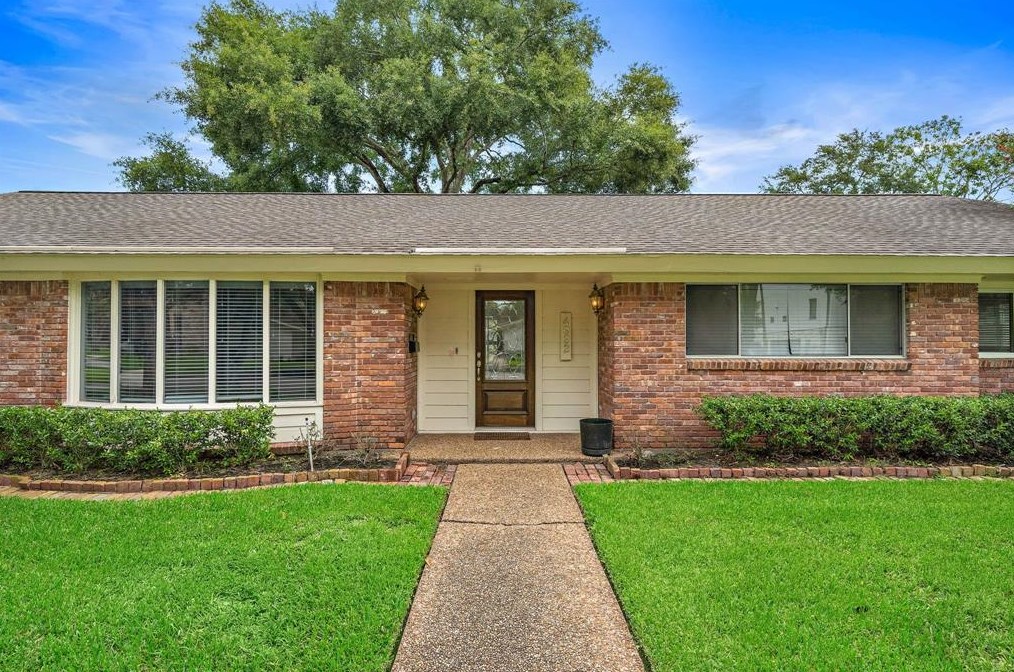 4922 Braesvalley Dr, Houston, TX 77096