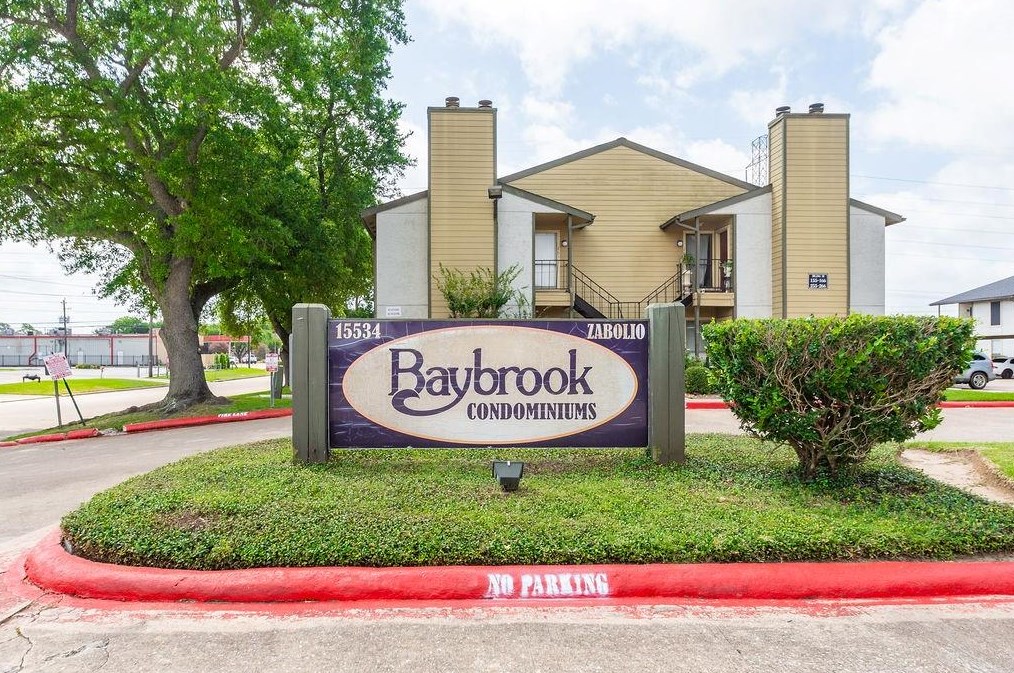 15534 Zabolio Dr, Houston TX 77598-2227 exterior