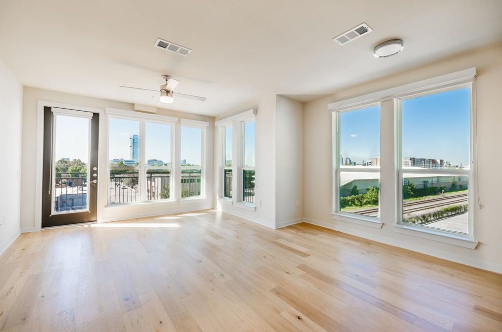 2121 Edwards St #536, Houston, TX 77007