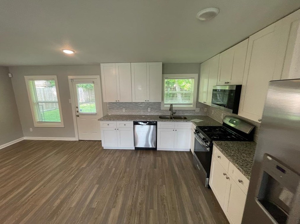 4426 Knoxville St, Houston, TX 77051-2660