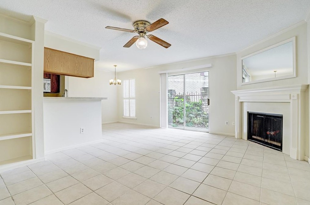 2120 El Paseo St #1303, Houston, TX 77054