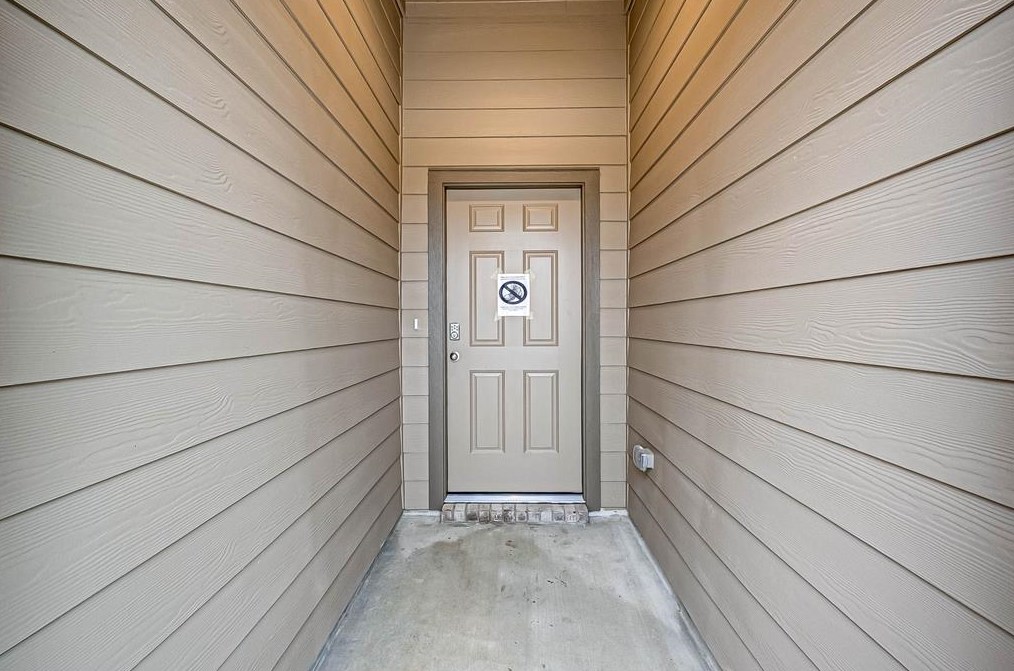 3947 Country Club Dr, Baytown, TX 77521-3035