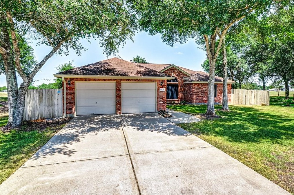 14226 Cally Cir, Needville, TX 77461-7536