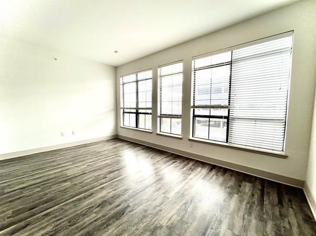 2222 Smith St, Houston, TX 77002-8733