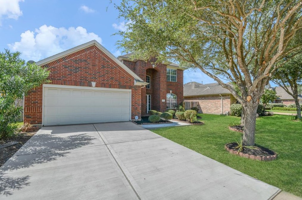 822 Hollyhock Dr, Stafford, TX 77477