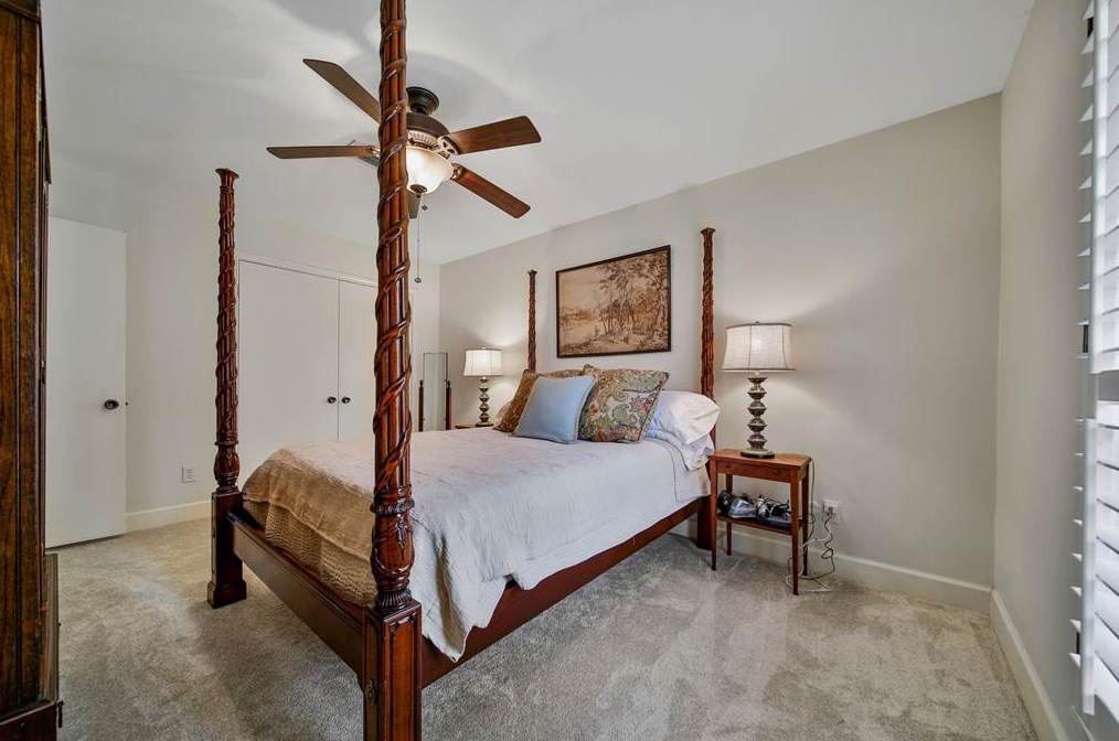 1010 Richelieu Ln, Houston TX 77018-1833 exterior