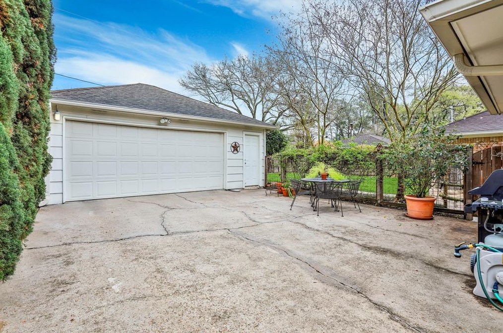 1010 Richelieu Ln, Houston TX 77018-1833 exterior