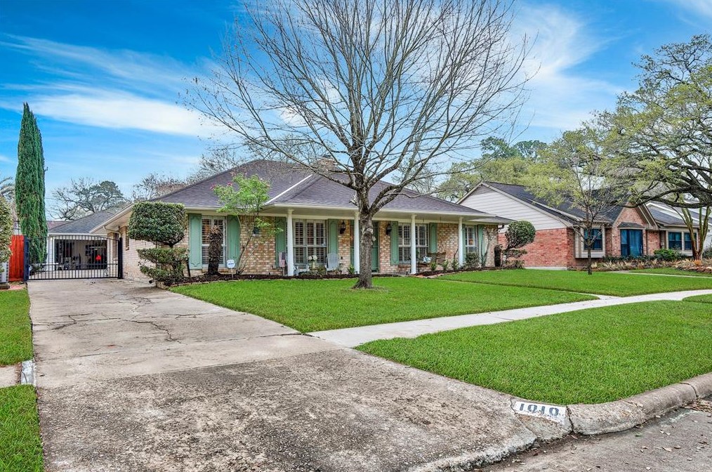 1010 Richelieu Ln, Houston, TX 77018-2018