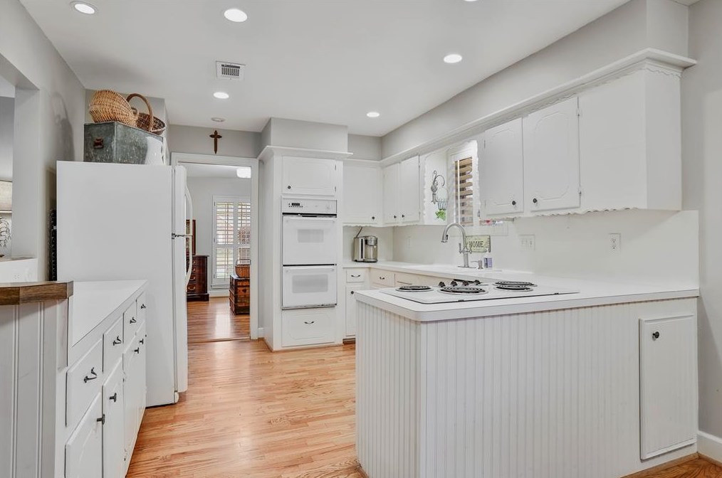 1010 Richelieu Ln, Houston TX 77018-1833 exterior