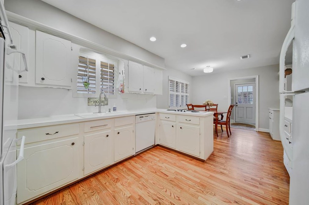 1010 Richelieu Ln, Houston TX 77018-1833 exterior