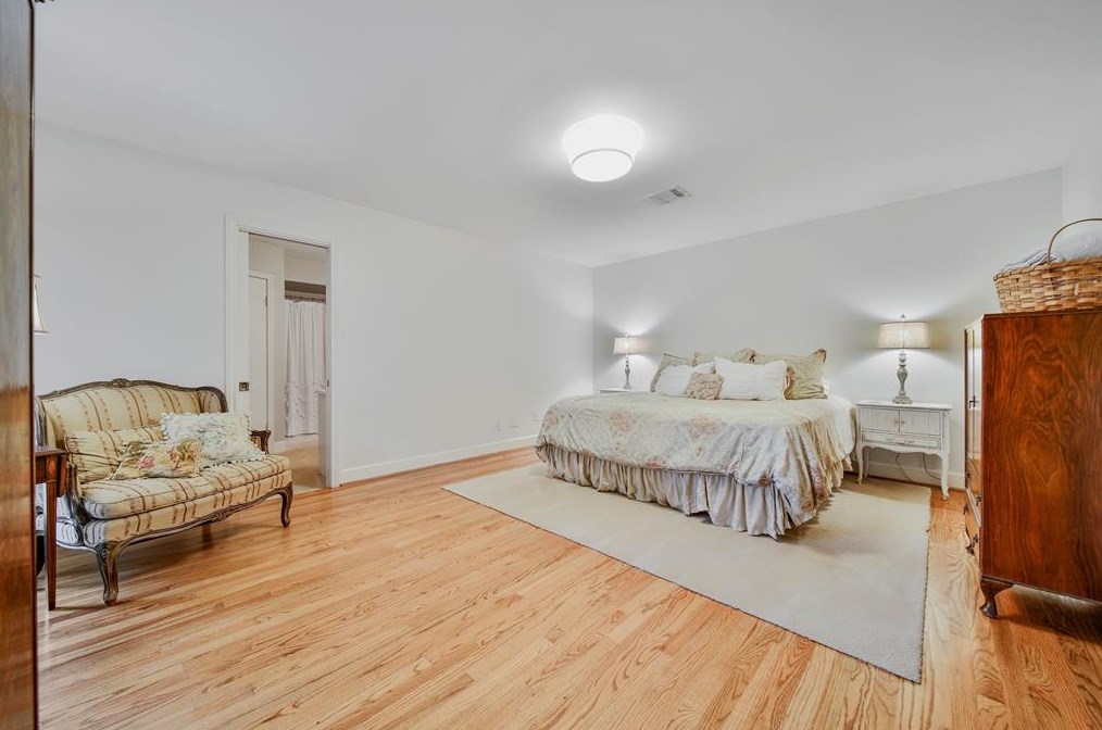 1010 Richelieu Ln, Houston TX 77018-1833 exterior