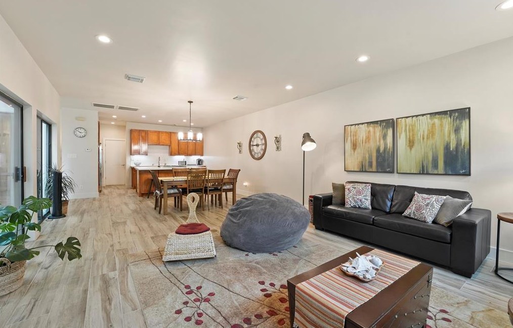 1610 Hadley St, Houston, TX 77003