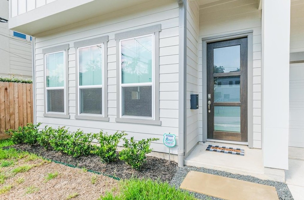 307 Parker St, Houston, TX 77007