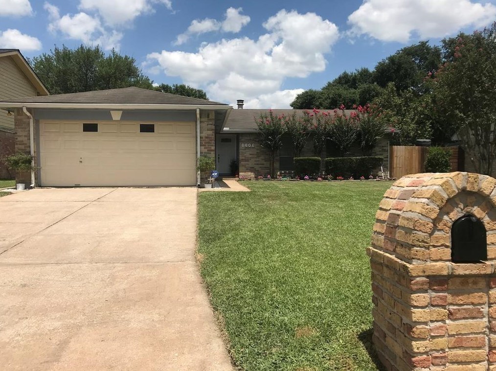 8406 Daycoach Ln, Houston, TX 77064